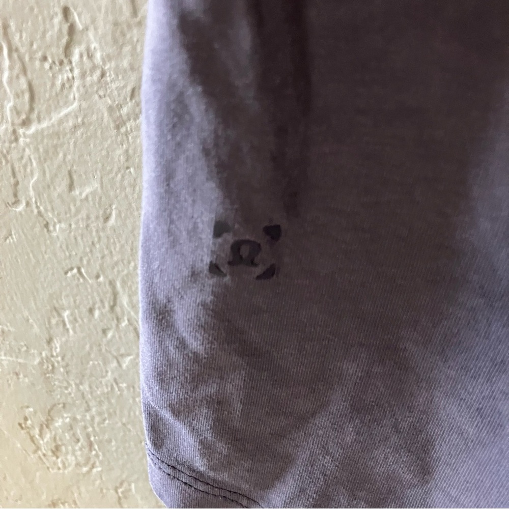 Lululemon Lavender T-Shirt Size Large - Picture 7 of 9